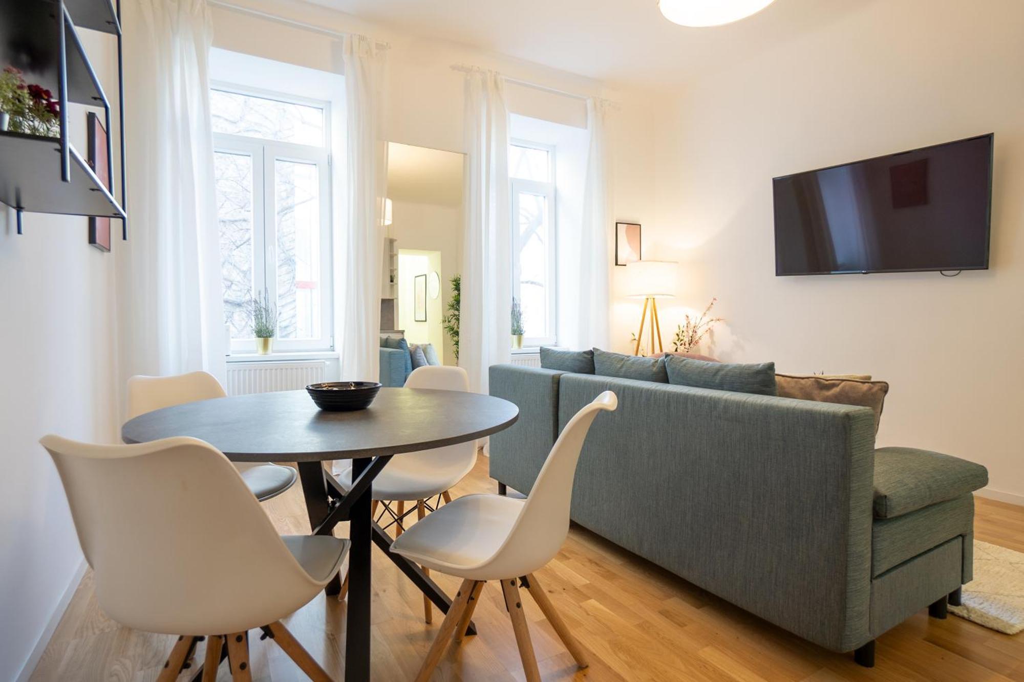 Supreme City Center Apartment